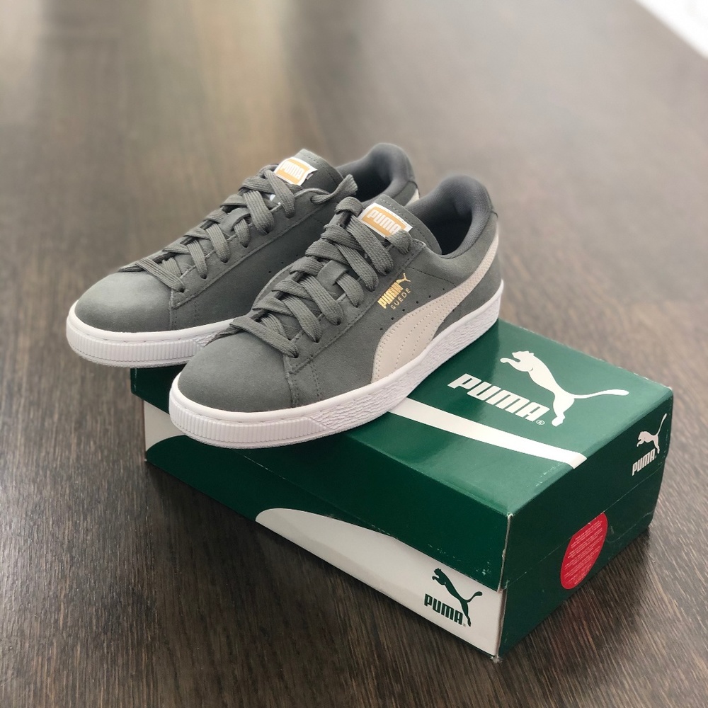 NEW Classic Suede Pumas, Size 8